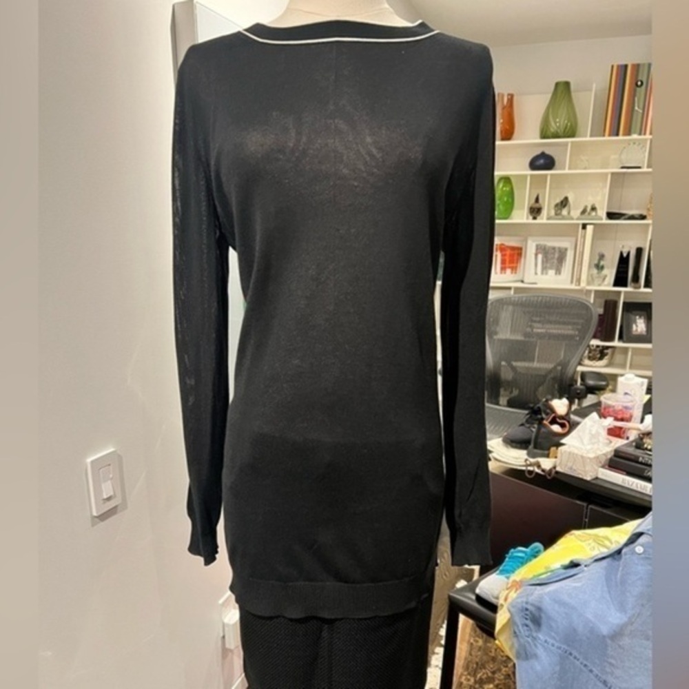 NWOT - Prada long sleeved sweater size IT 44. White stripe in collar